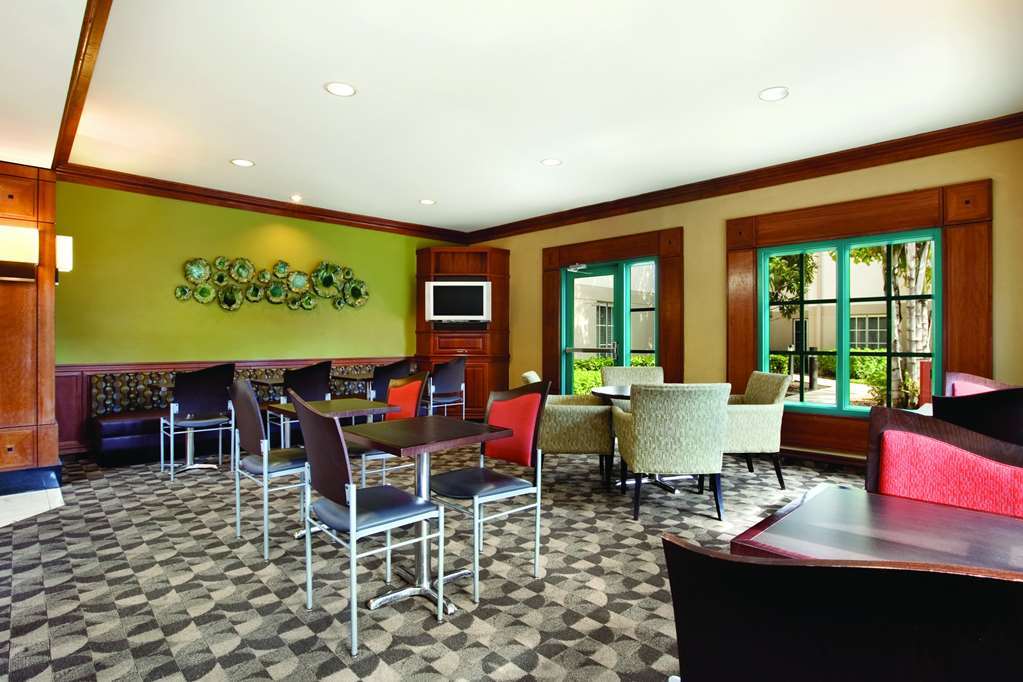 Hyatt House Miami Airport Hotel Restaurant photo